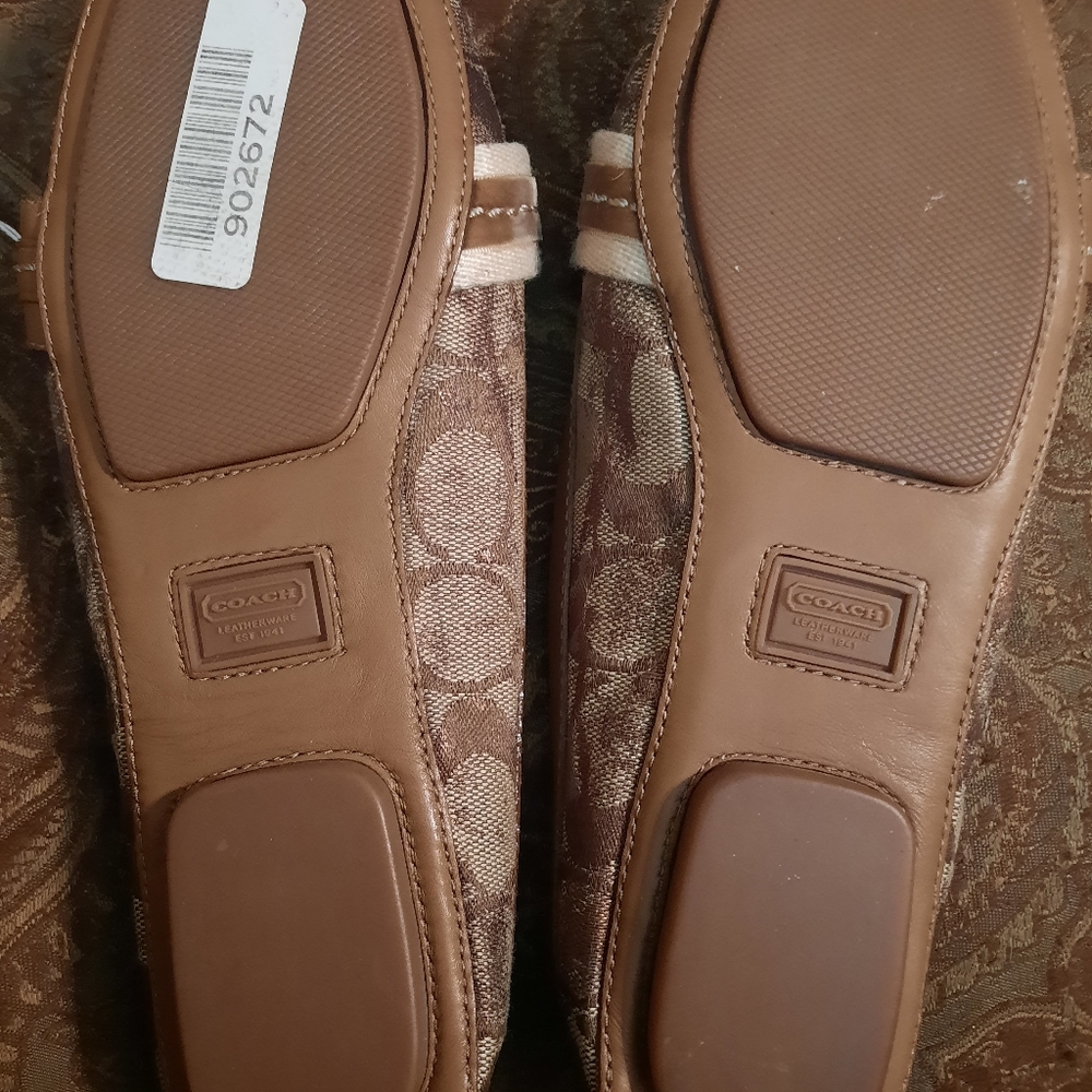 Shoes - Picture 3 of 4